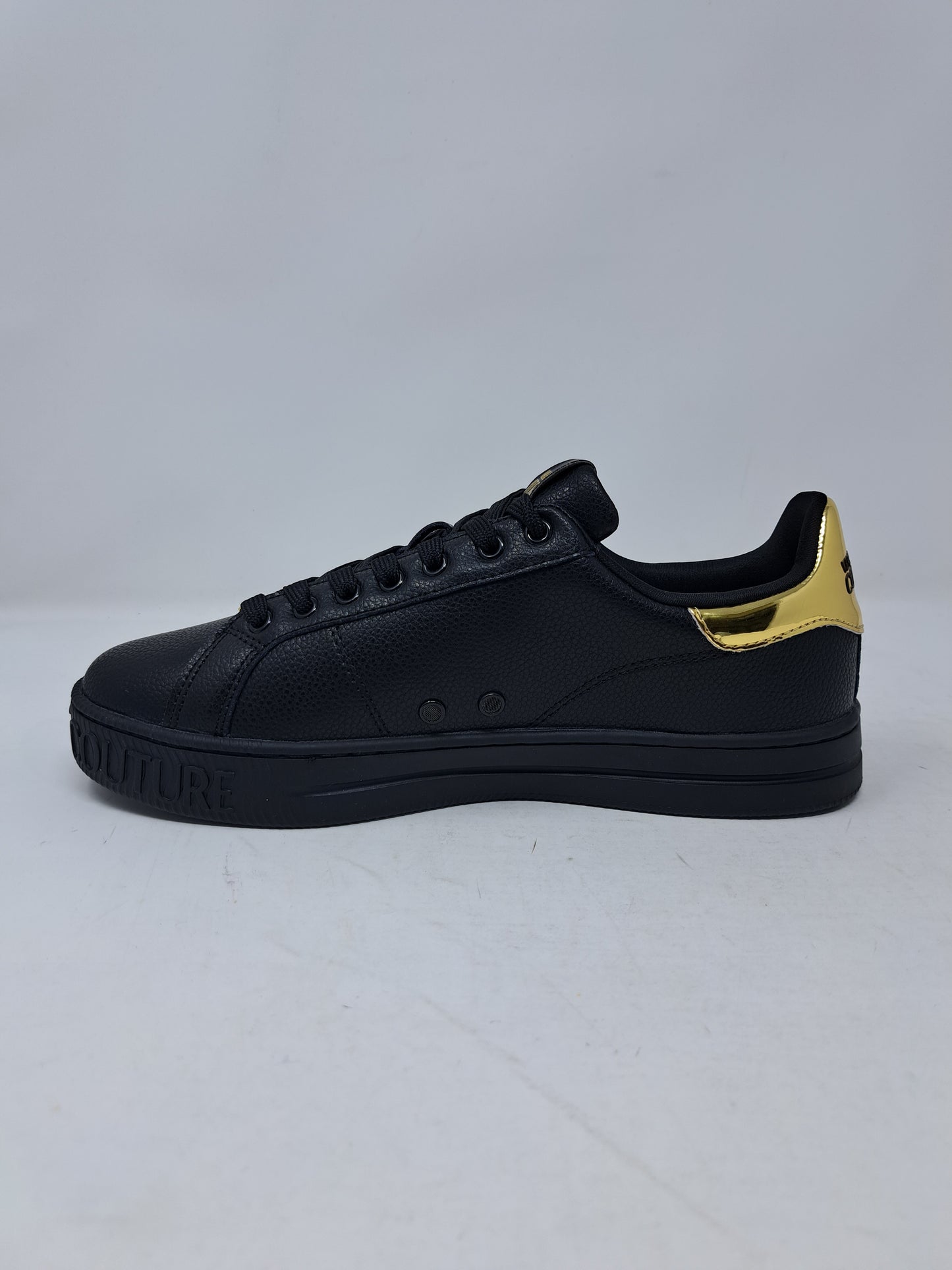 Sneakers Versace con applicazione logo