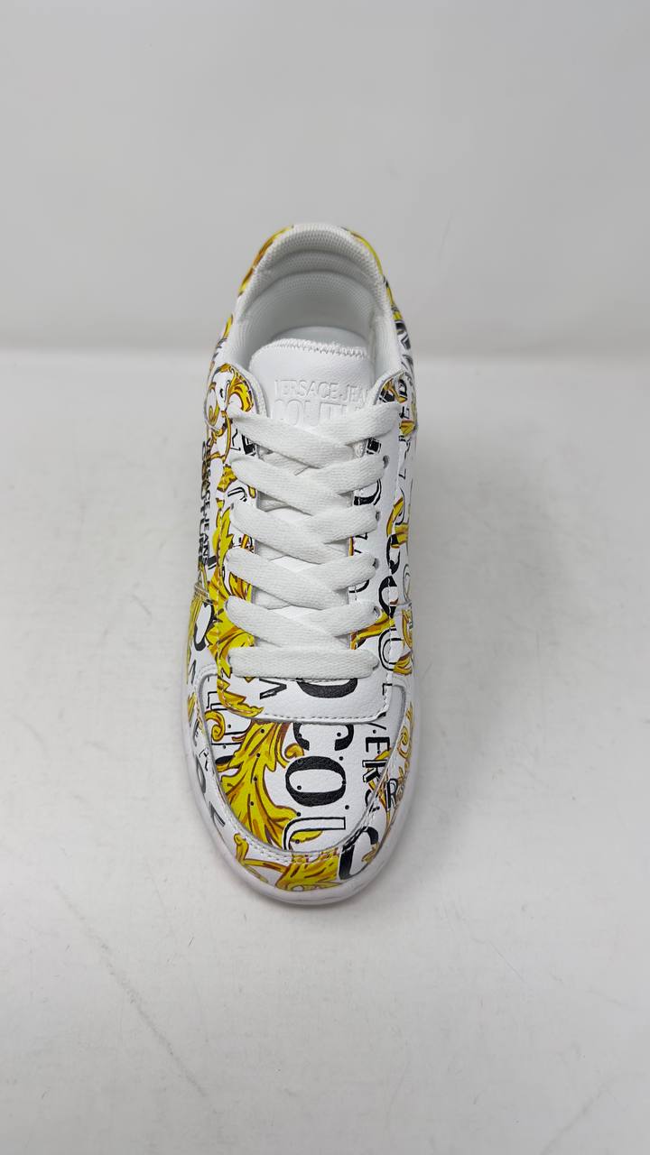 Sneakers con stampa barocca
