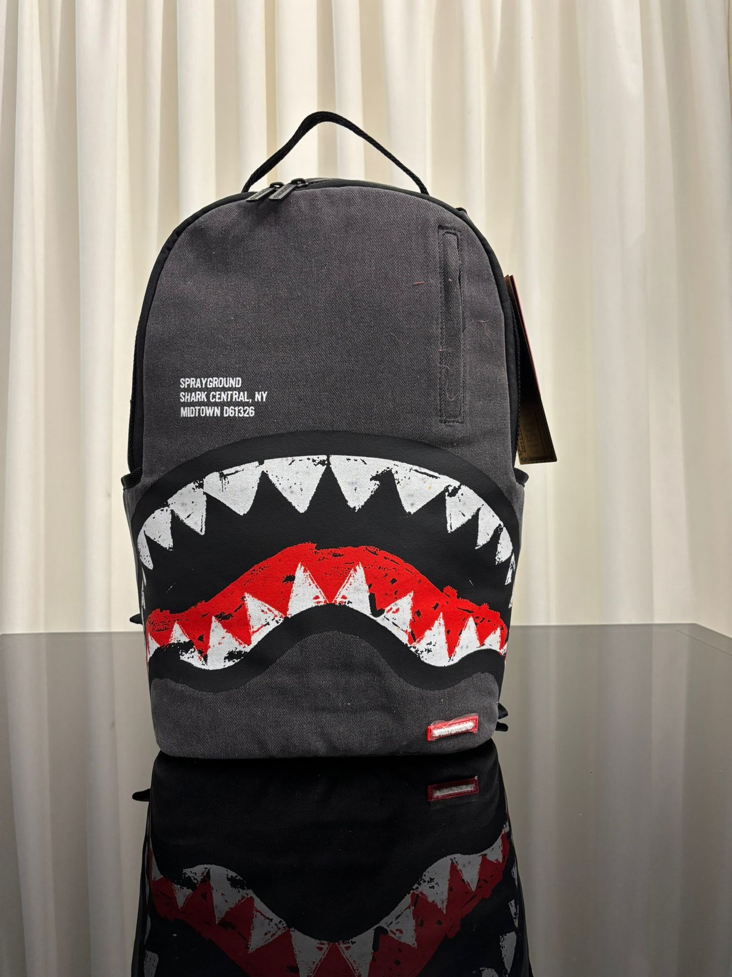 SHARK CENTRAL PAINTED DLXS BACKPACK SPRAYGROUND
