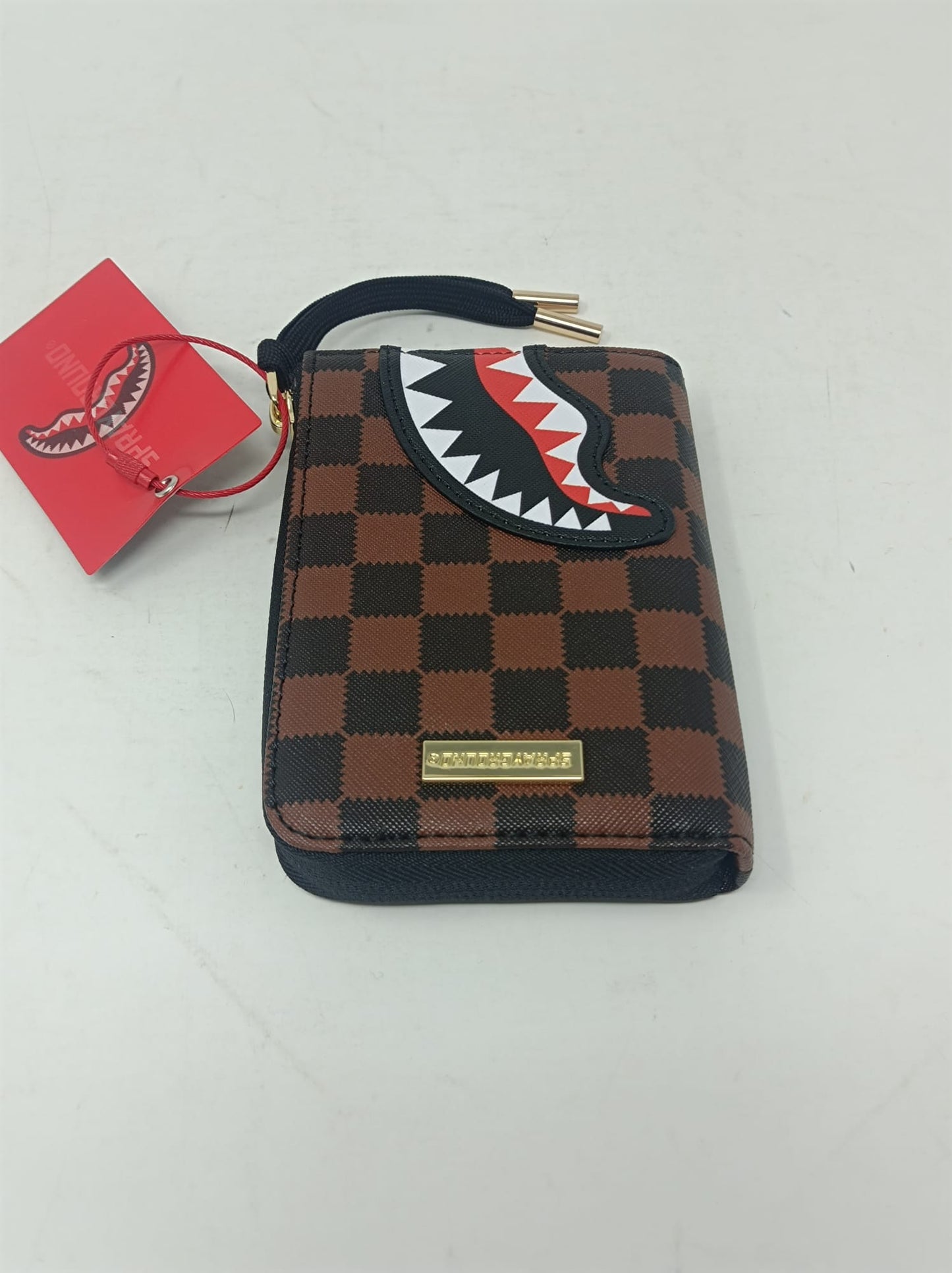 SAWTOOTH SHARKS IN PARIS WALLET