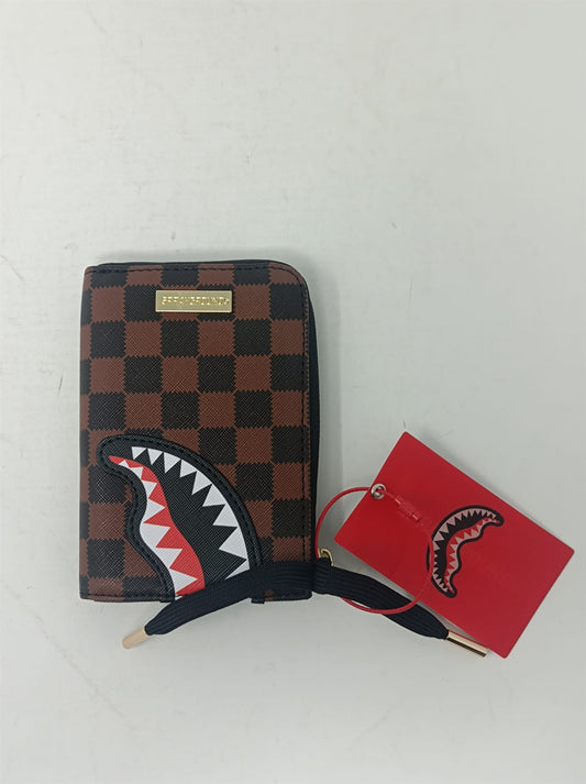 SAWTOOTH SHARKS IN PARIS WALLET