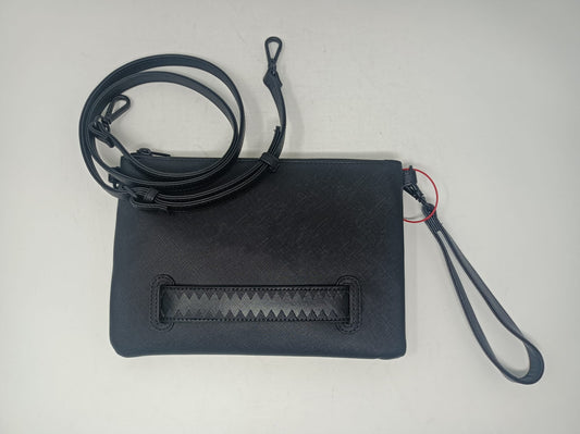 FLY KNIT MOUTH CROSSOVER CLUTCH