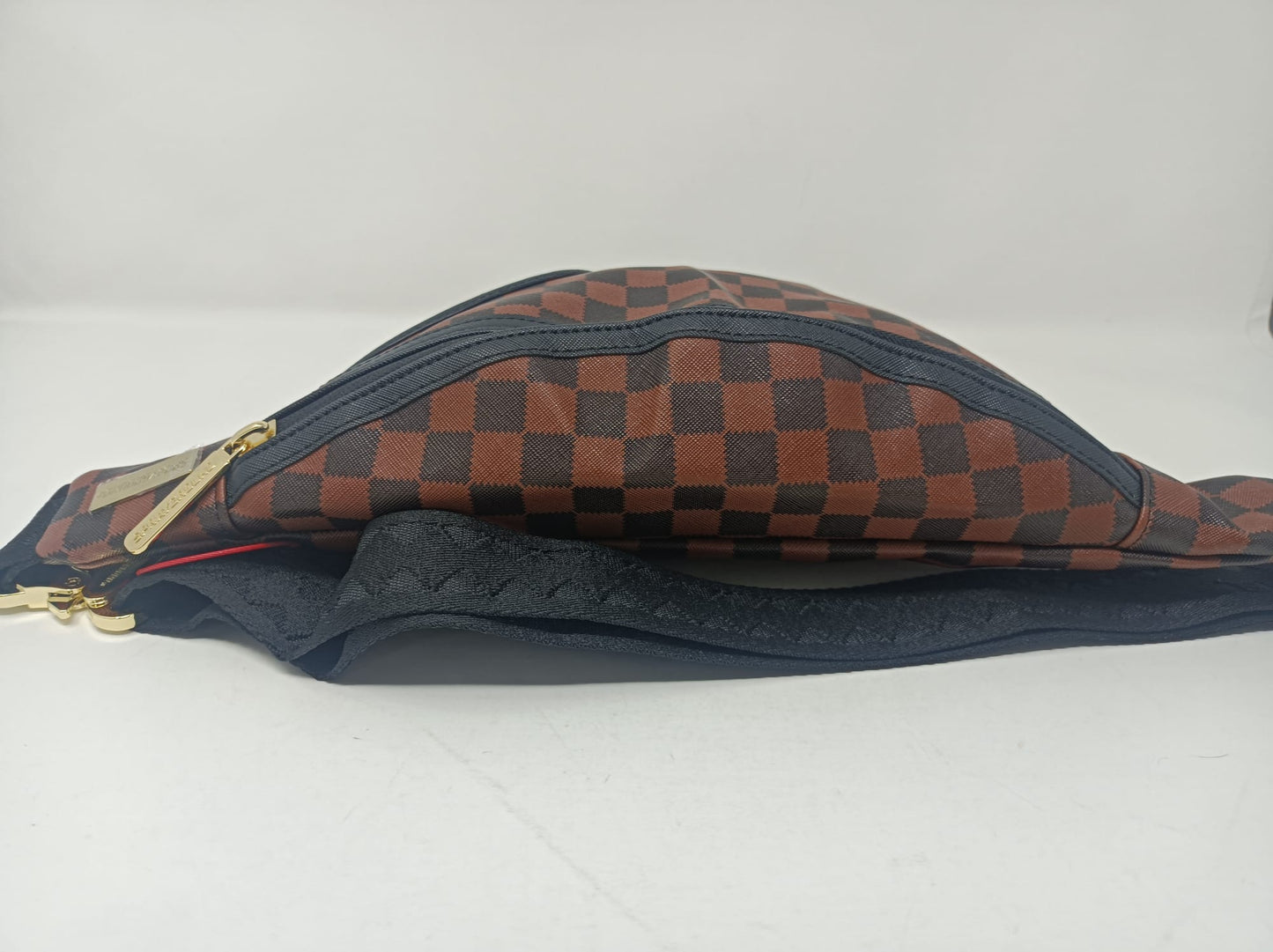 SAWTOOTH SHARKS IN PARIS SAVVY CROSSBODY