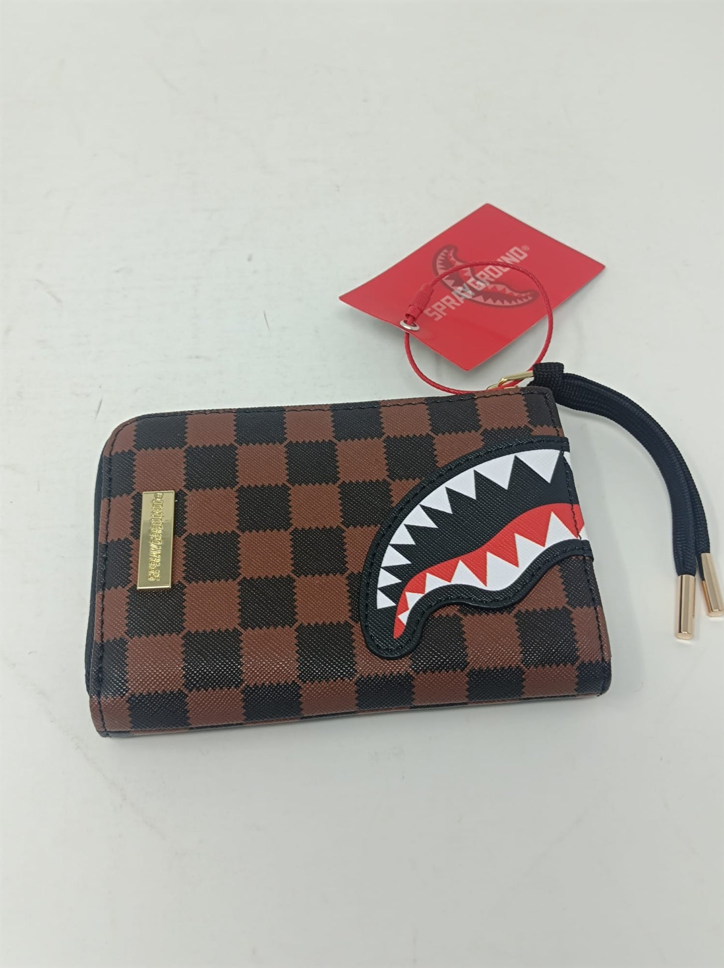 SAWTOOTH SHARKS IN PARIS WALLET